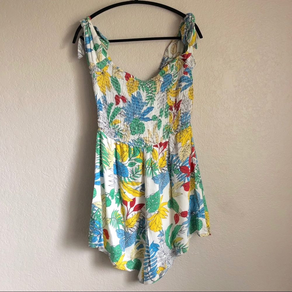 LUSH Tie Sleeve Leaf Print Romper NWT - Picture 4 of 4